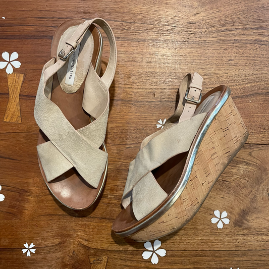 diane von furstenberg suede platform sandal - size 8.5