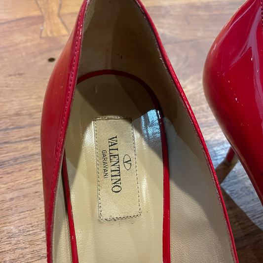 valentino red peep toe patent leather bow pumps - size 40