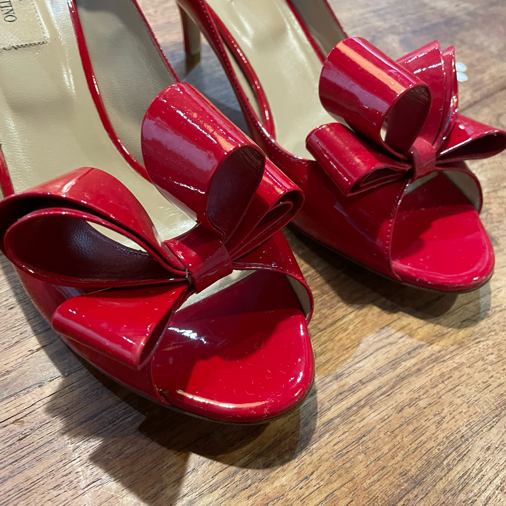 valentino red peep toe patent leather bow pumps size 40