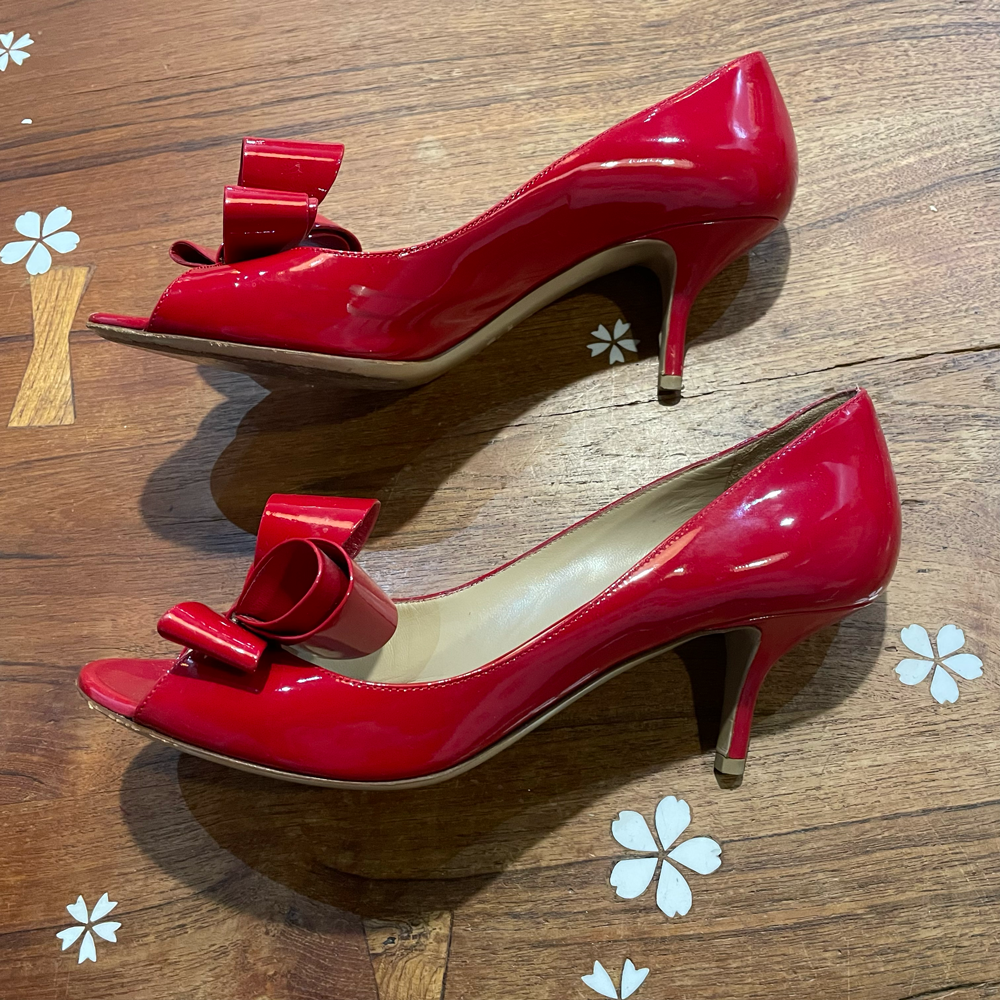 valentino red peep toe patent leather bow pumps - size 40