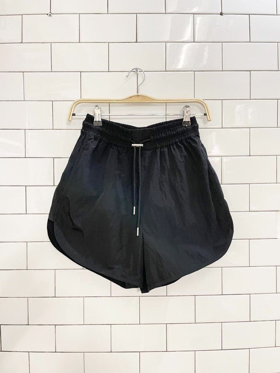 varley harmon 4" crinkled shell shorts - good market thrift store