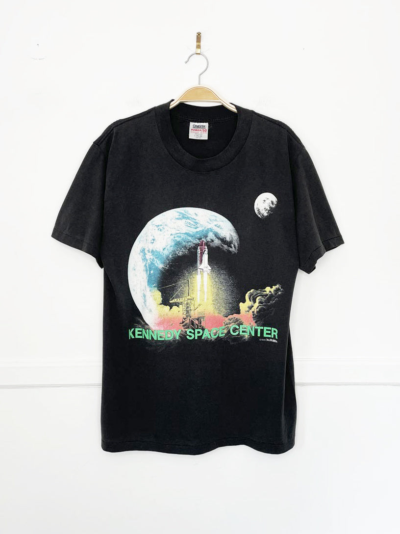 vintage 80s kennedy space centre single stitch moon print tee | made in usa