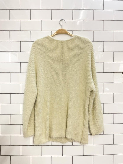 kimchi blue chunky rib v - neck sweater - good market thrift store