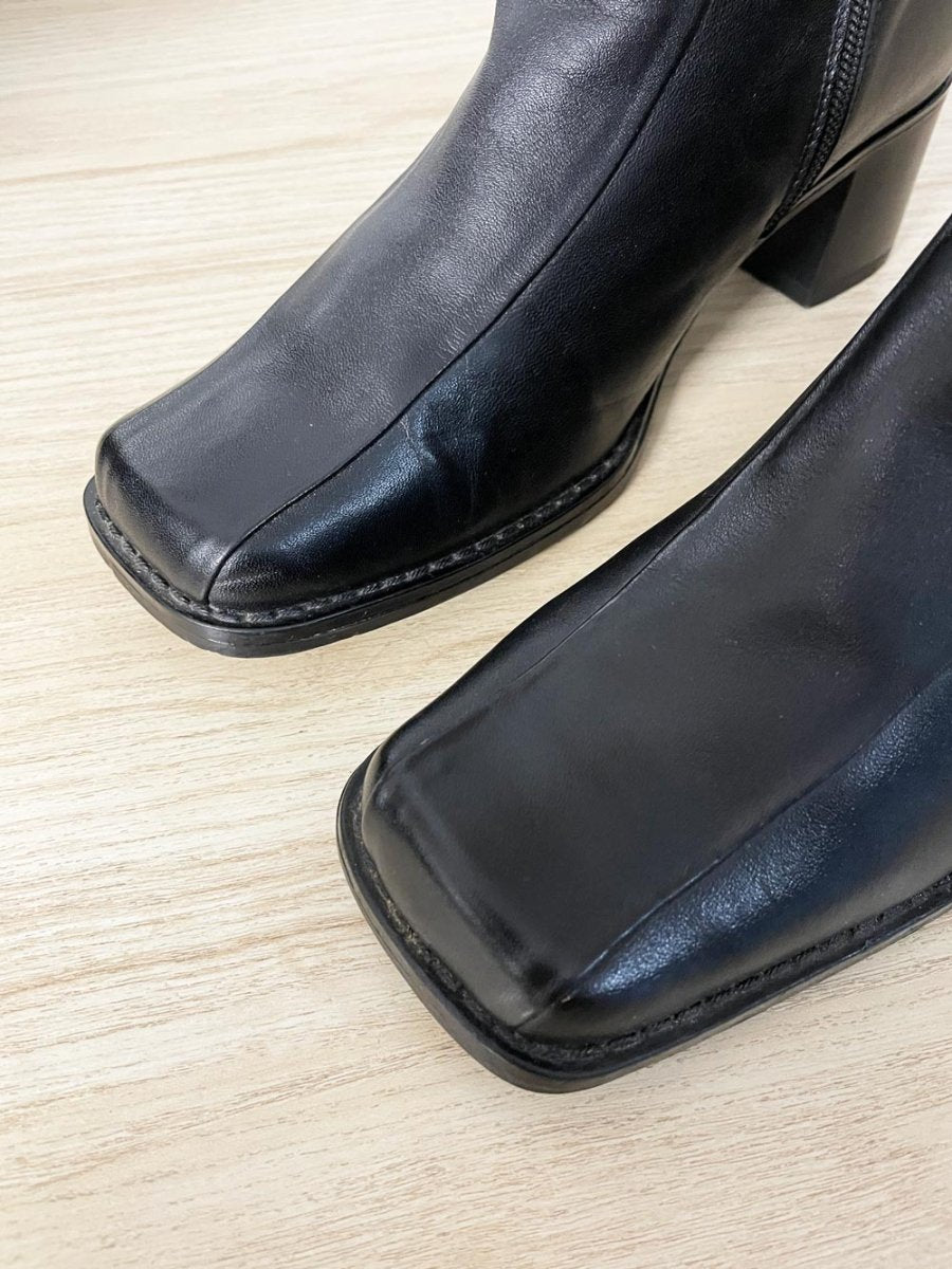 vintage 00s softmoc leather square toe heeled boots - good market thrift store