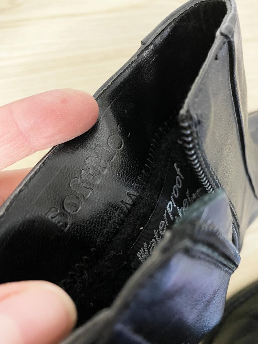 vintage 00s softmoc leather square toe heeled boots - good market thrift store