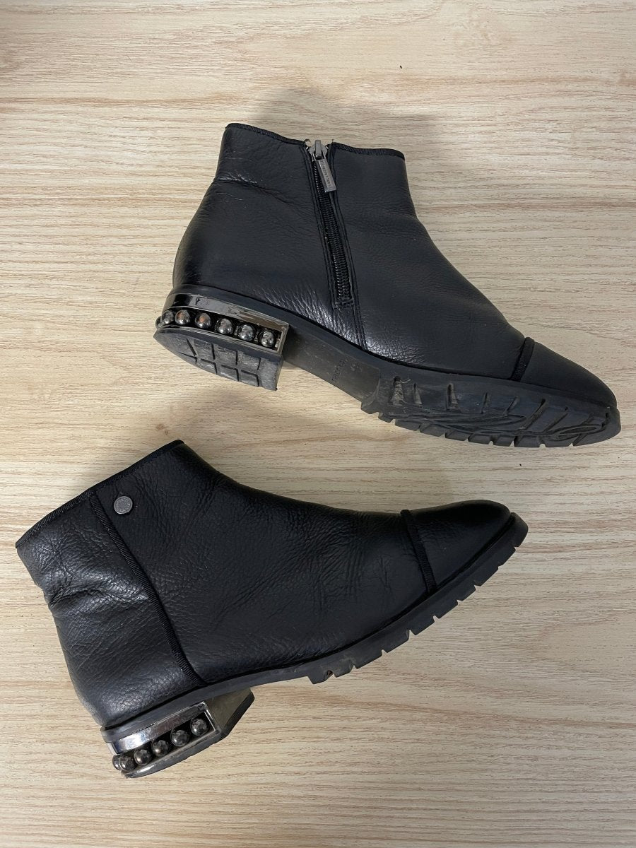 karl lagerfeld safia leather ankle boots - good market thrift store