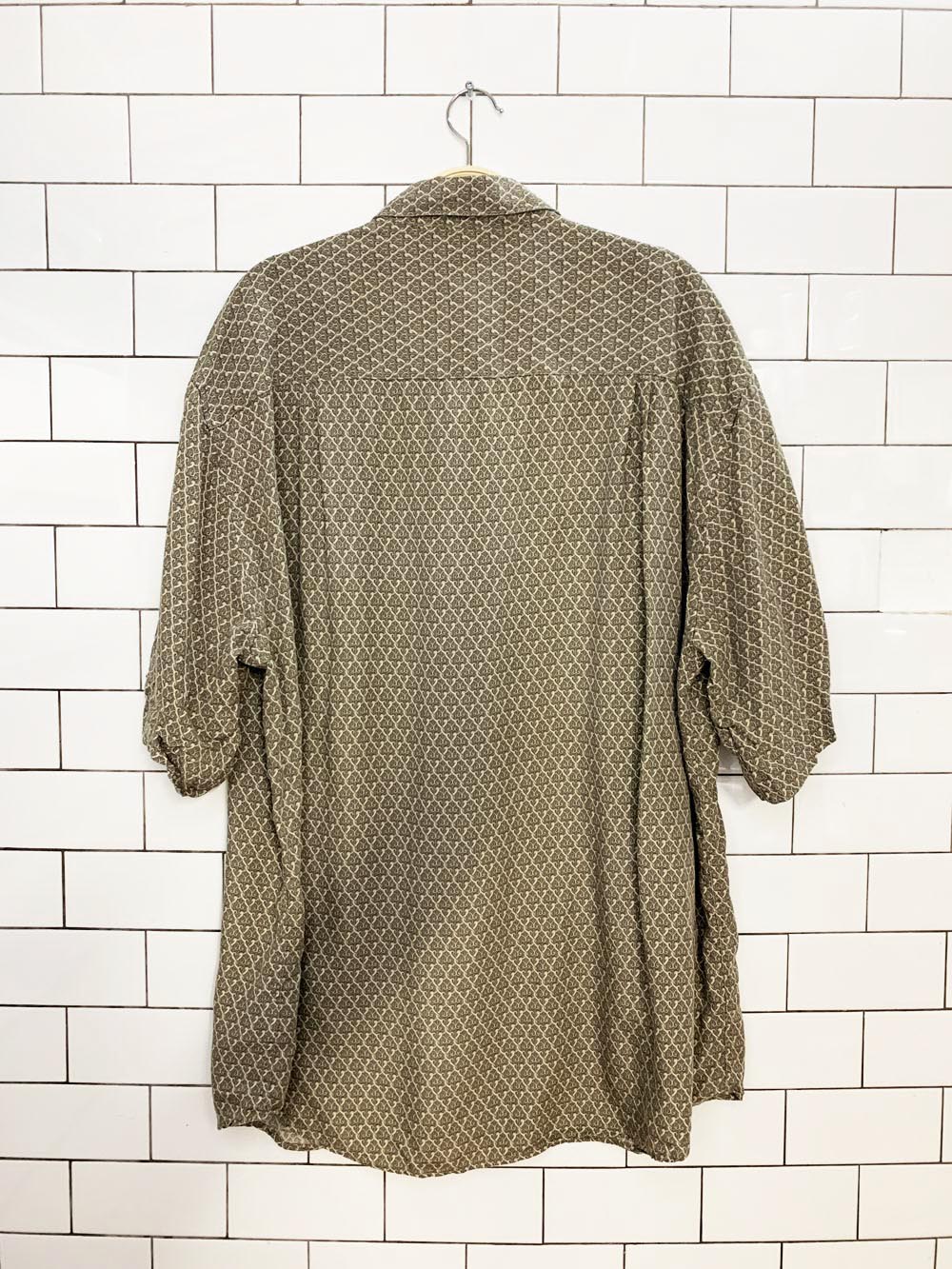 vintage 00s claiborne full button rayon shirt