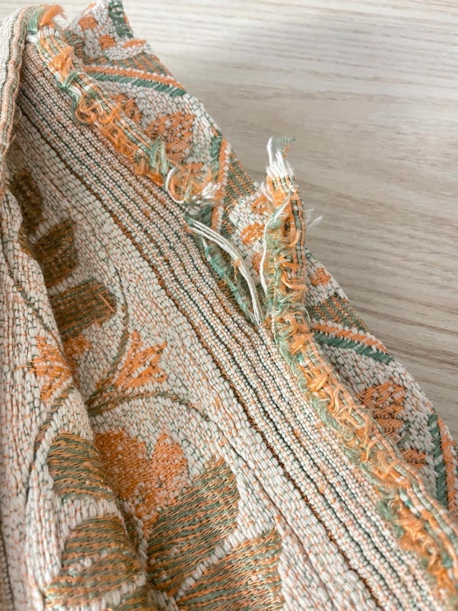 vintage 70s retro jaquard floral tapestry/throw - good market thrift store