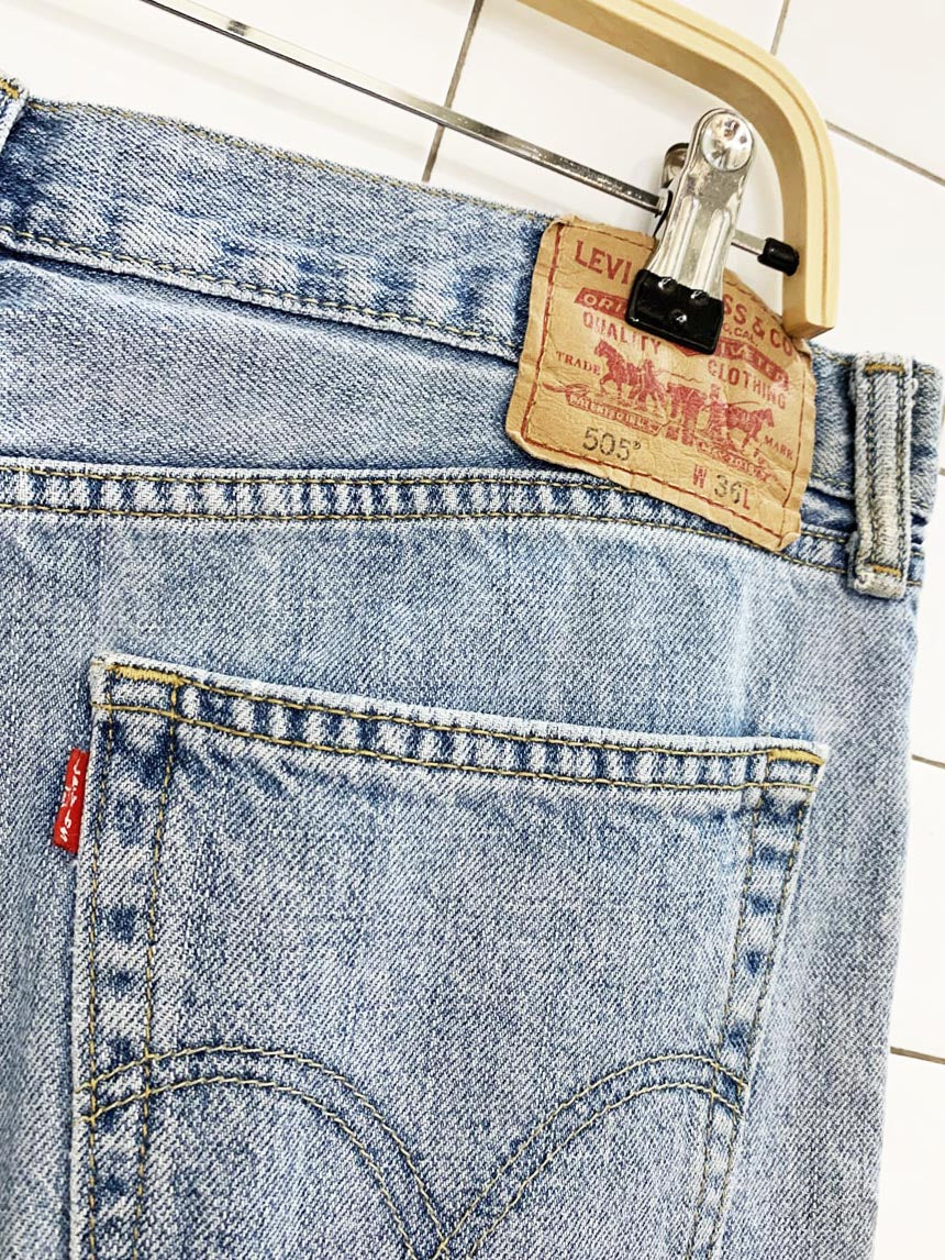vintage 00s levi's 505 long denim shorts | straight fit