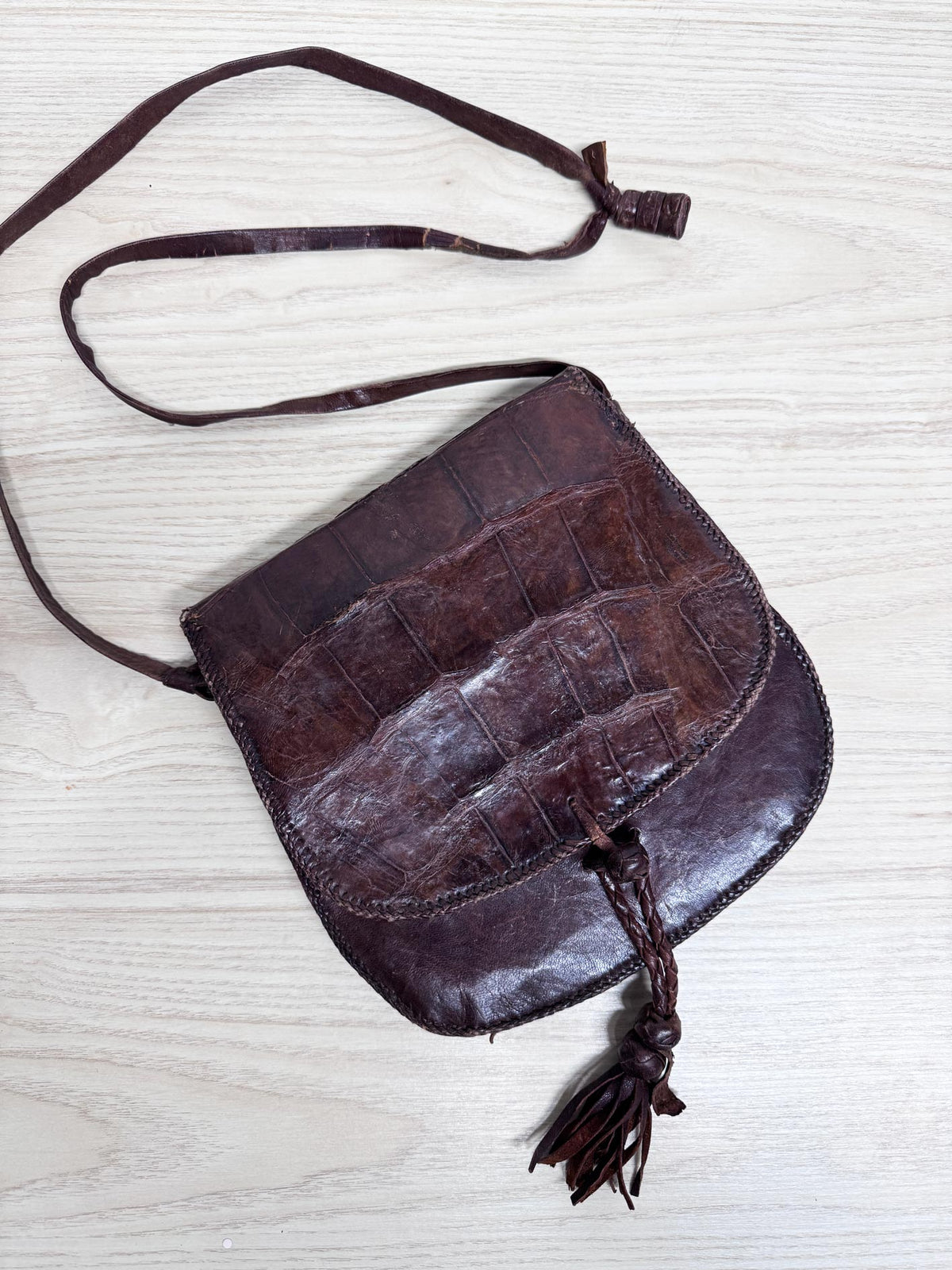 vintage leather croc print saddle bag w tassel
