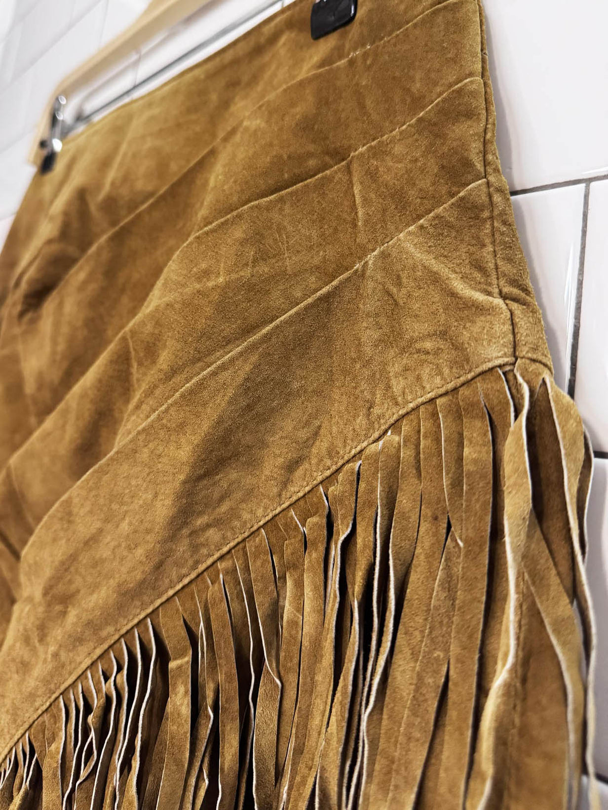 vintage wear on earth suede fringe ruched side midi skirt brown