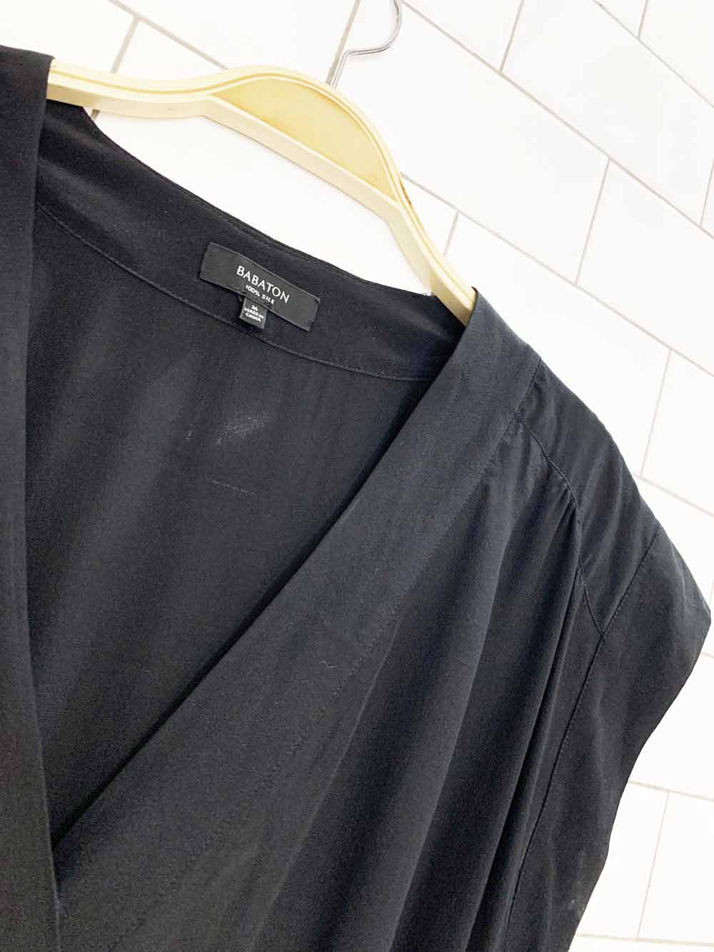 babaton 100% silk corbett v-neck short sleeve jumper | aritzia