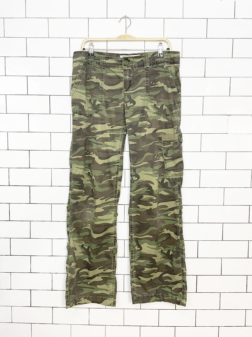 y2k roxy low rise roll-up camo straight leg utility pants