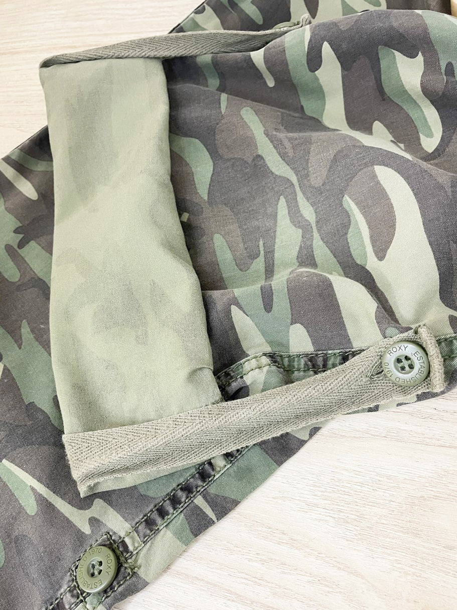 y2k roxy low rise roll-up camo straight leg utility pants