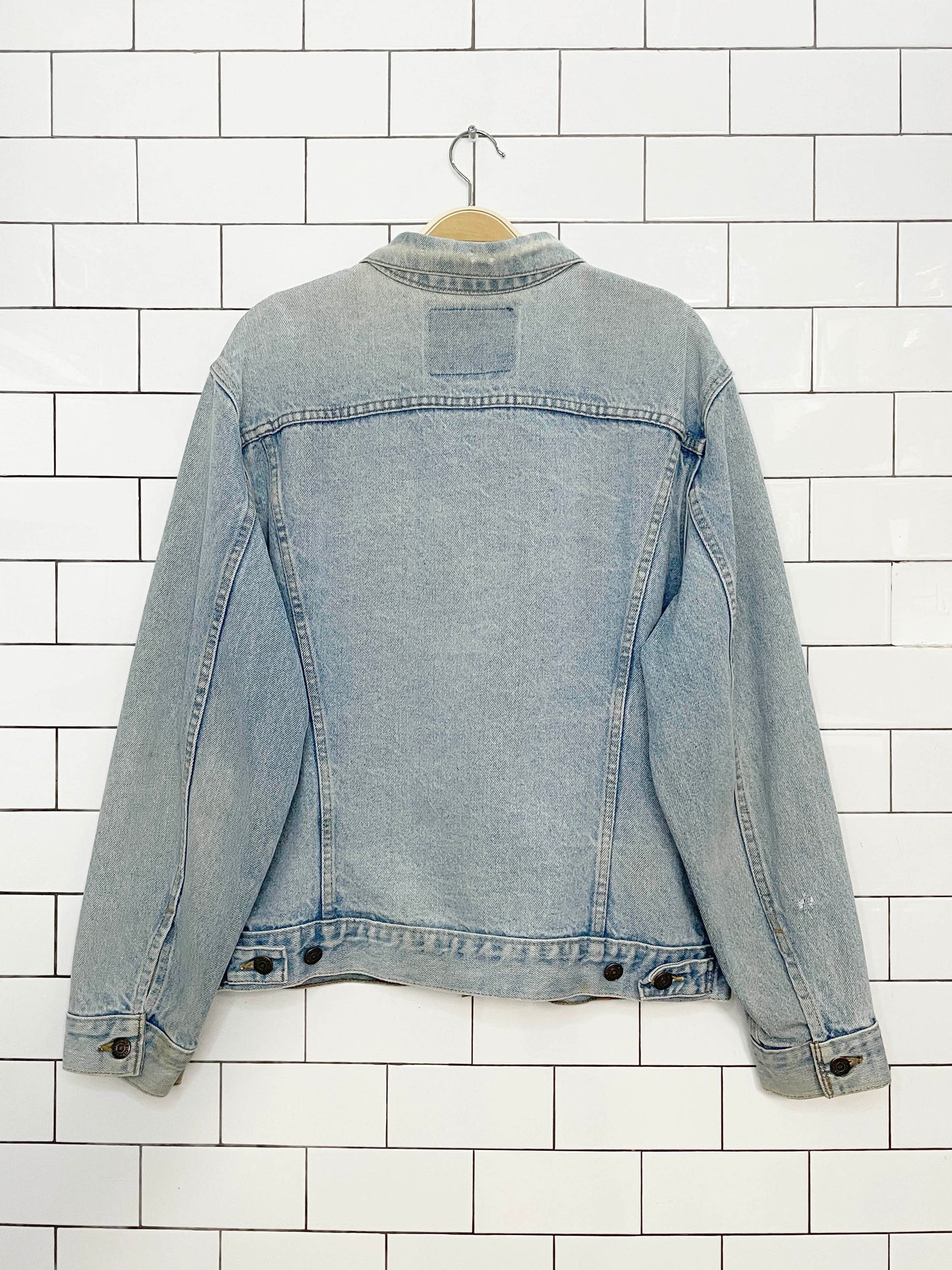 vintage 80s levi's light washed denim trucker jacket | made in Canada