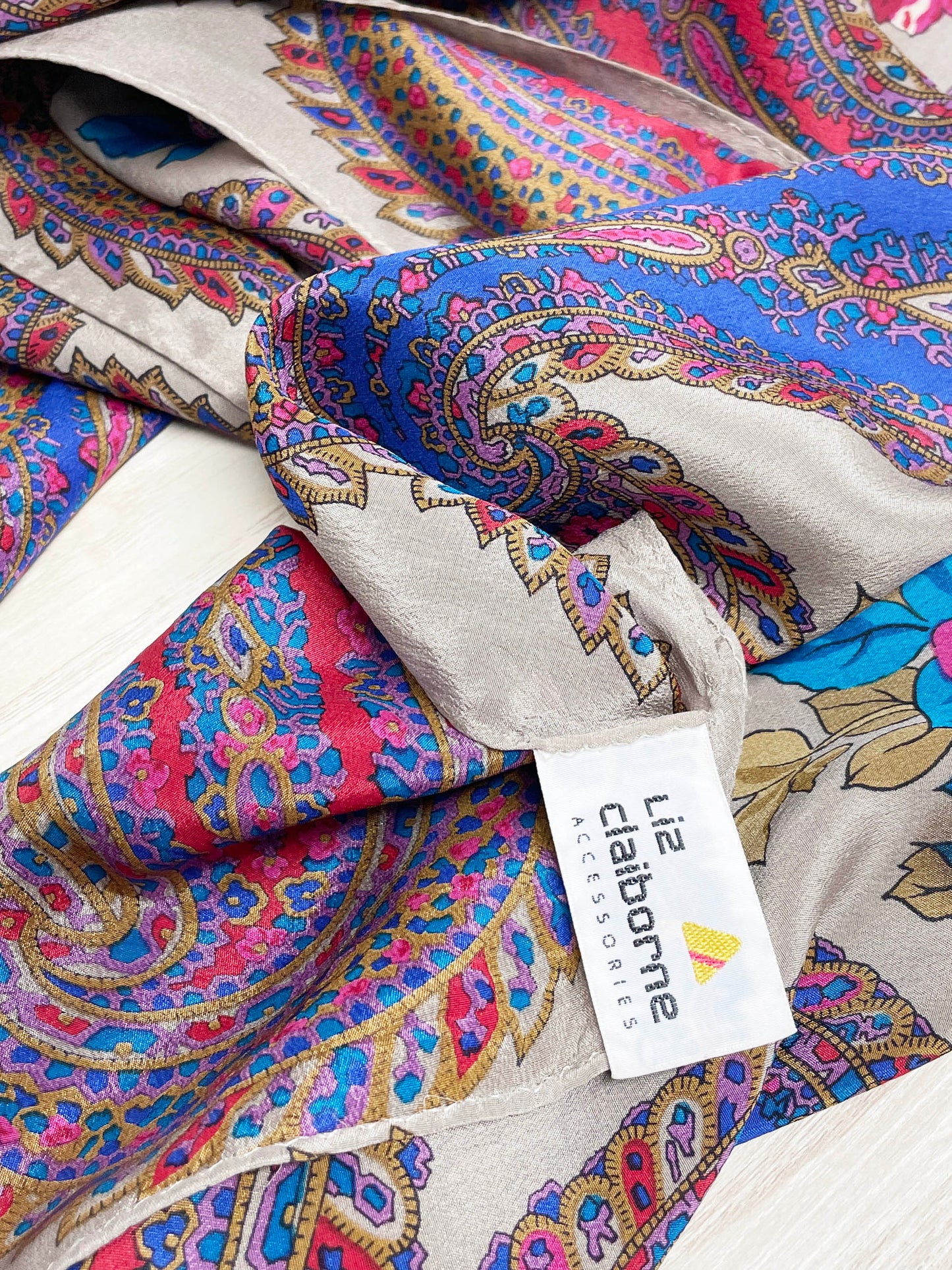 vintage 90s liz claiborne 100% silk vibrant paisley scarf | made in Japan