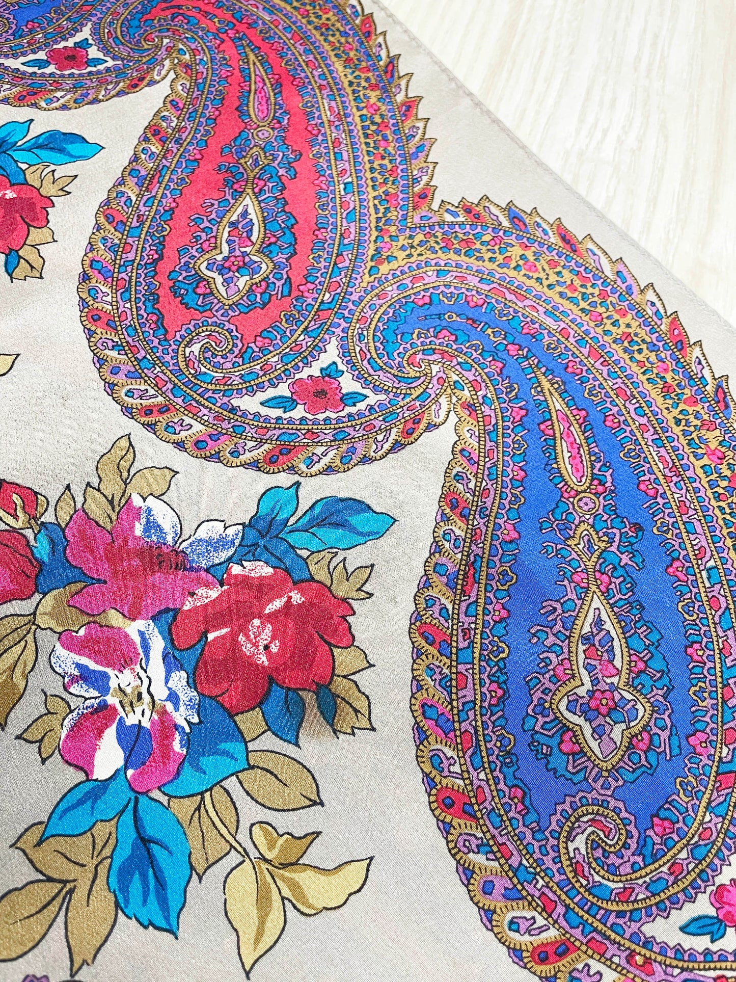 vintage 90s liz claiborne 100% silk vibrant paisley scarf | made in Japan