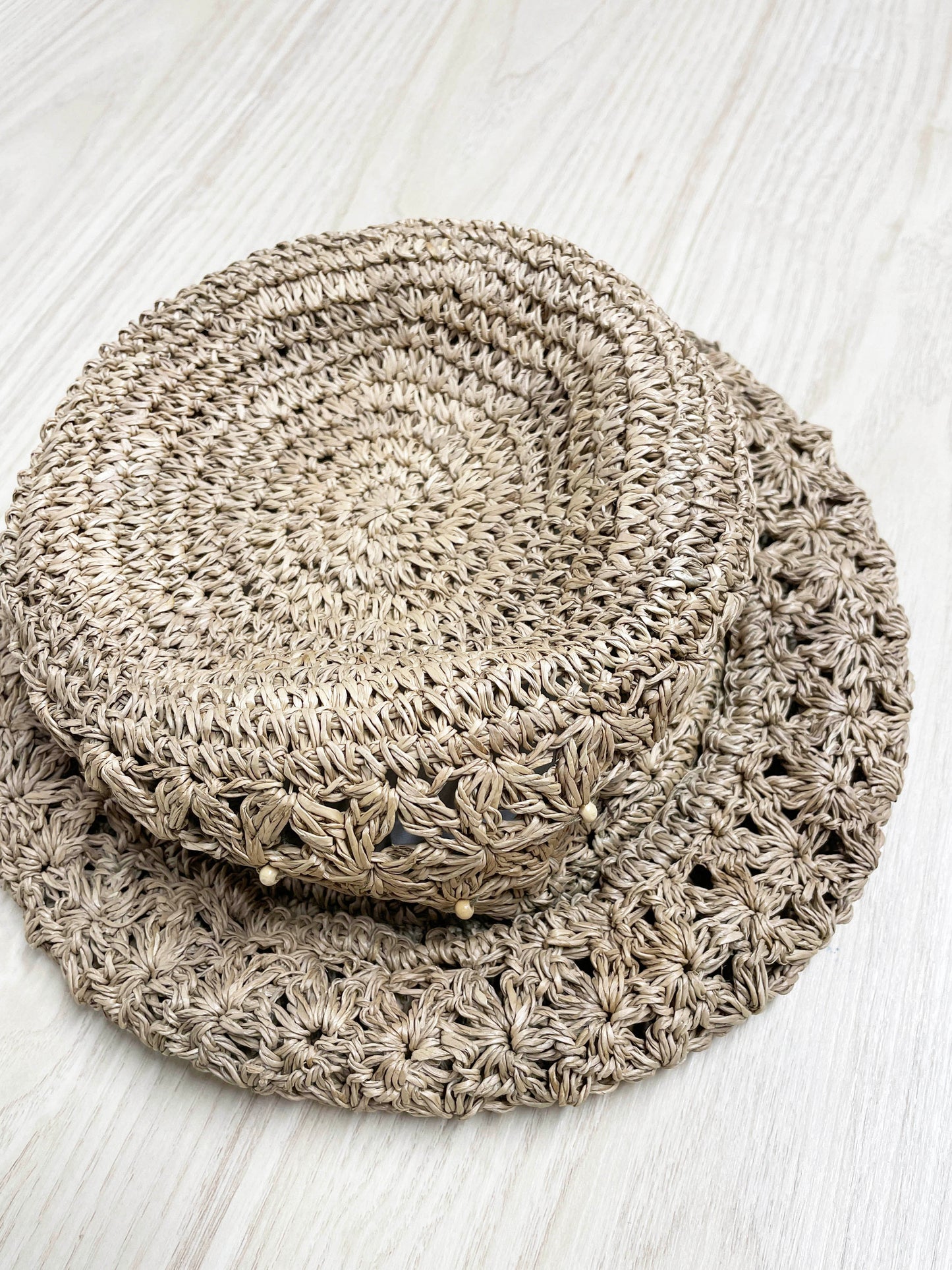 vintage 00s liz caliborne woven crochet raffia wood bead bucket hat