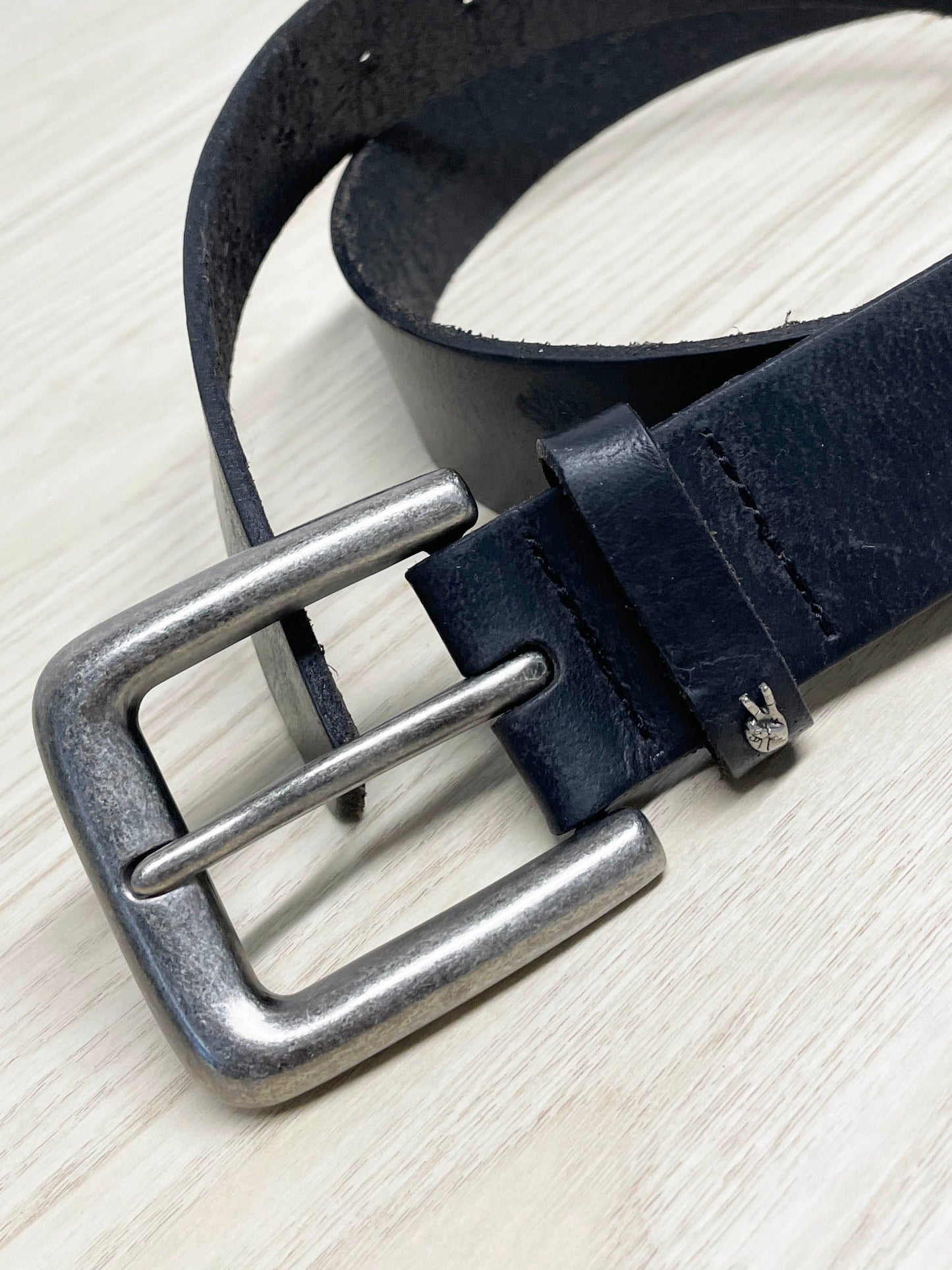 john varvatos leather minimal peace sign belt