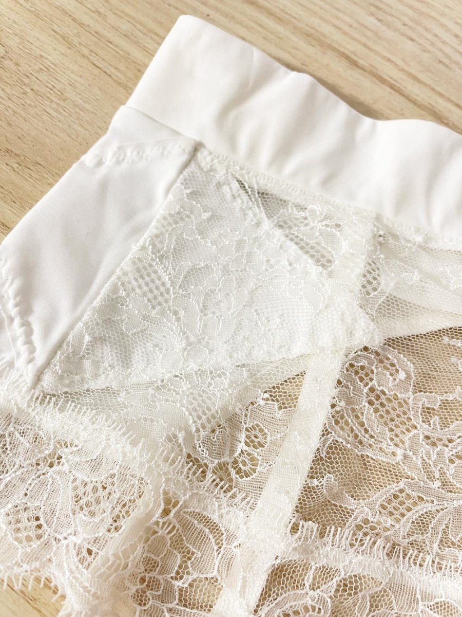 la perla control fit garter belt with chantilly lace - good market thrift store