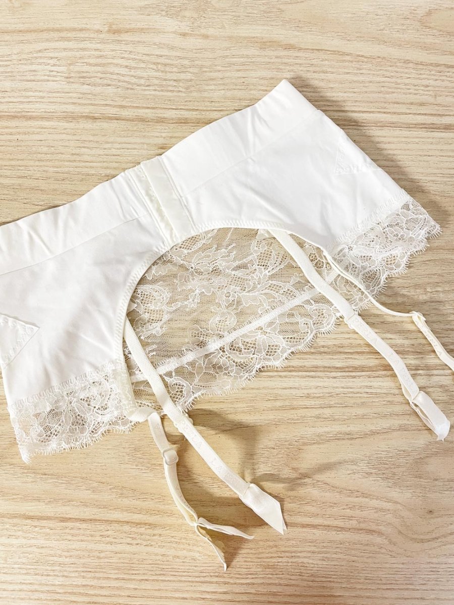 la perla control fit garter belt with chantilly lace - good market thrift store