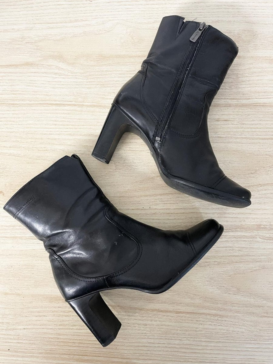 y2k spring leather square toe heeled boots - good market thrift store