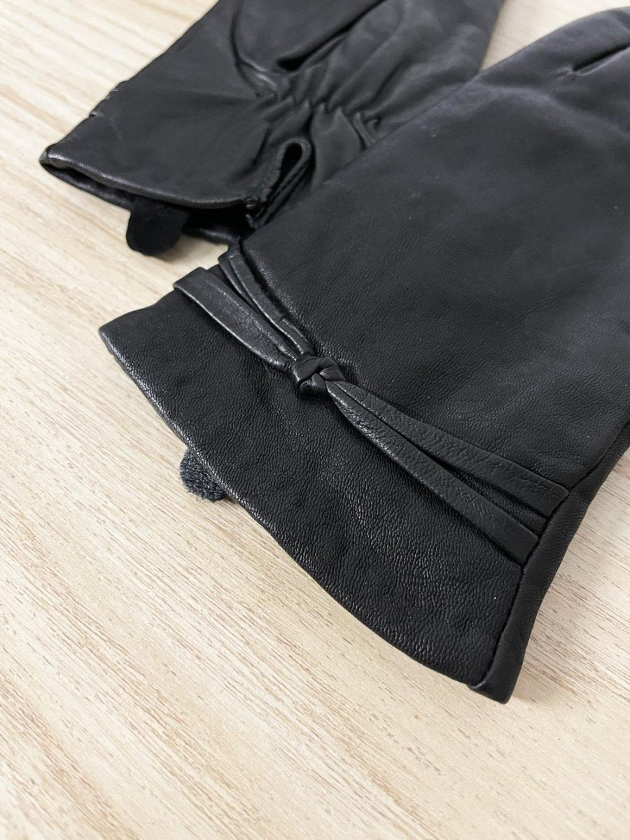 vintage 00s jessica soft leather gloves - good market thrift store