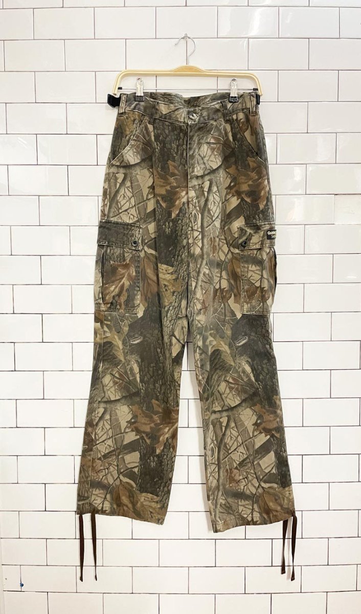 guide series camo cargo parachute pants - good market thrift store