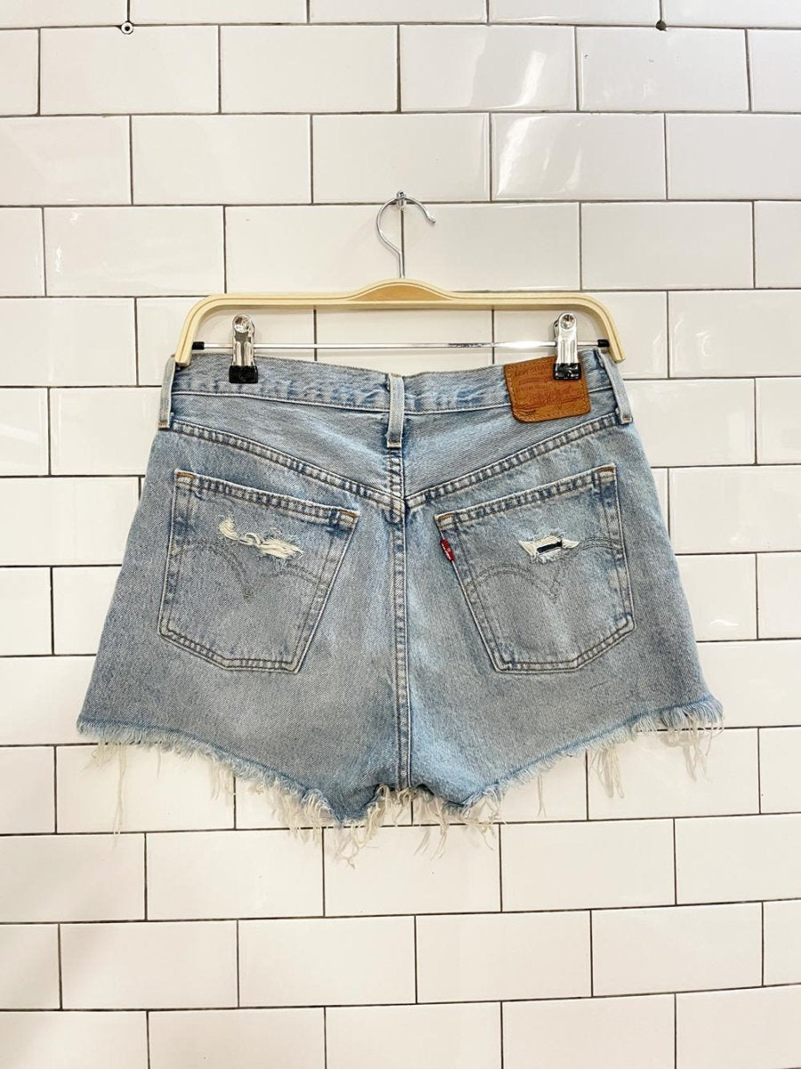 levis 501 distressed cut off denim shorts - good market thrift store