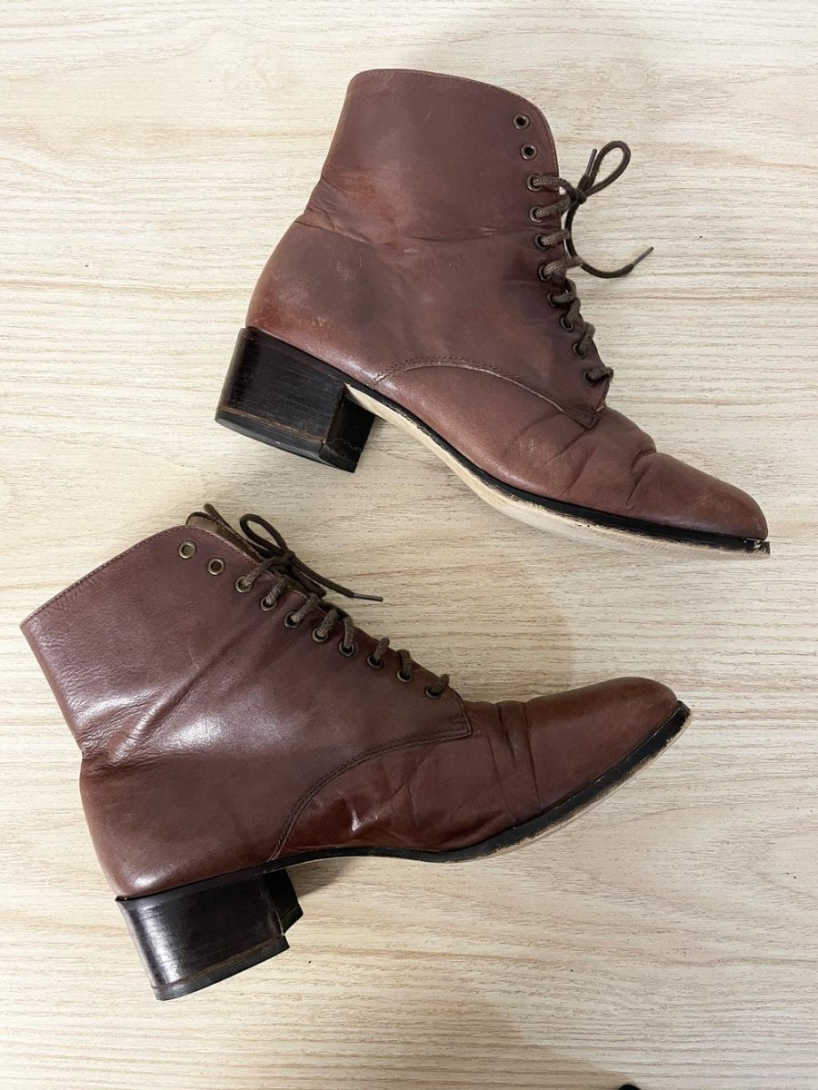 vintage 90s nine west leather minimal lace up heeled boot - good market thrift store