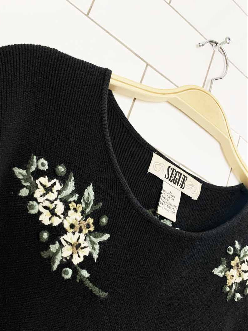vintage 00s segue floral embroidered short sleeve knit top