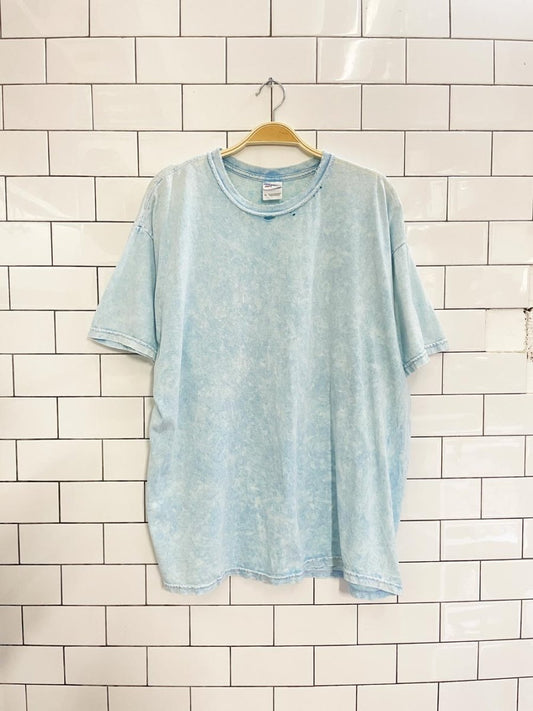 vintage gildan blue acid wash distressed tee - good market thrift store
