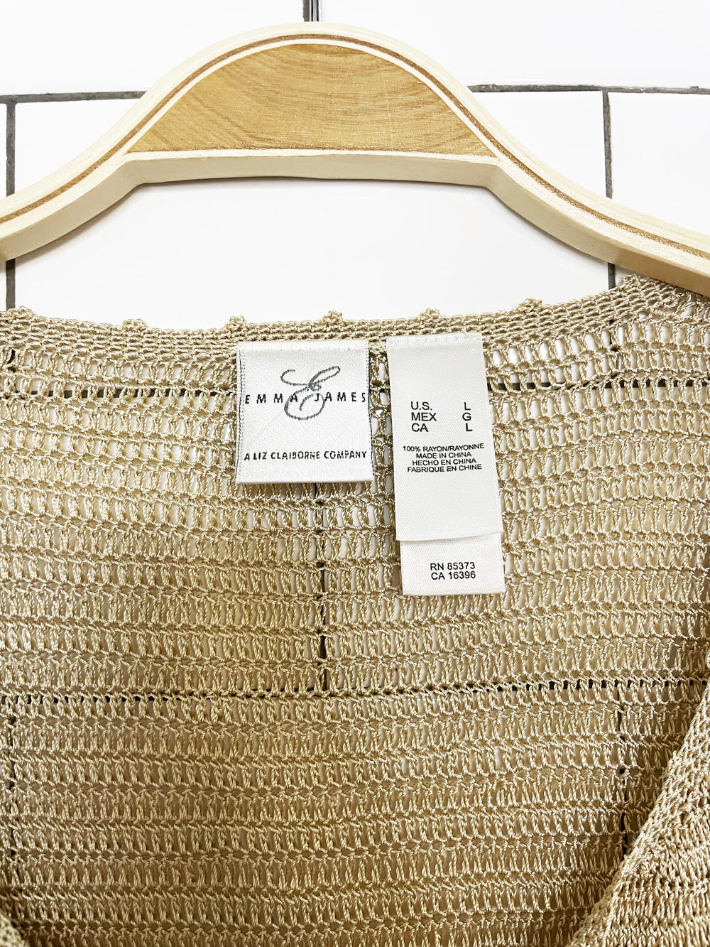 vintage 00s liz claiborne slinky knit full button shirt | emma & james