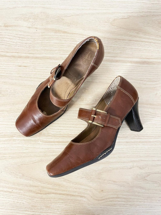 vintage 00s a2 mary - jane heeled loafers - good market thrift store