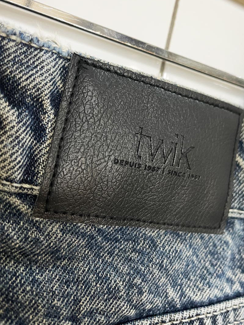 twik organic cotton barrel leg jeans | simons