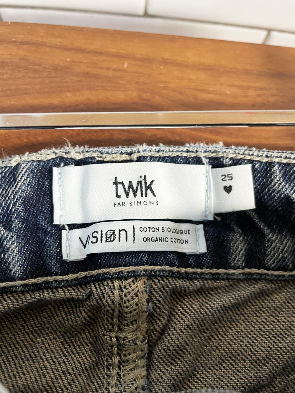 twik organic cotton barrel leg jeans | simons