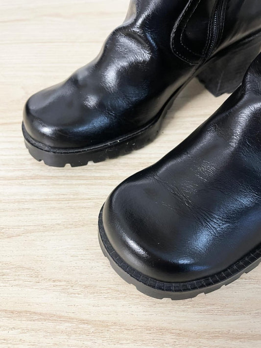 y2k ID2 leather knee - high heeled boots - good market thrift store