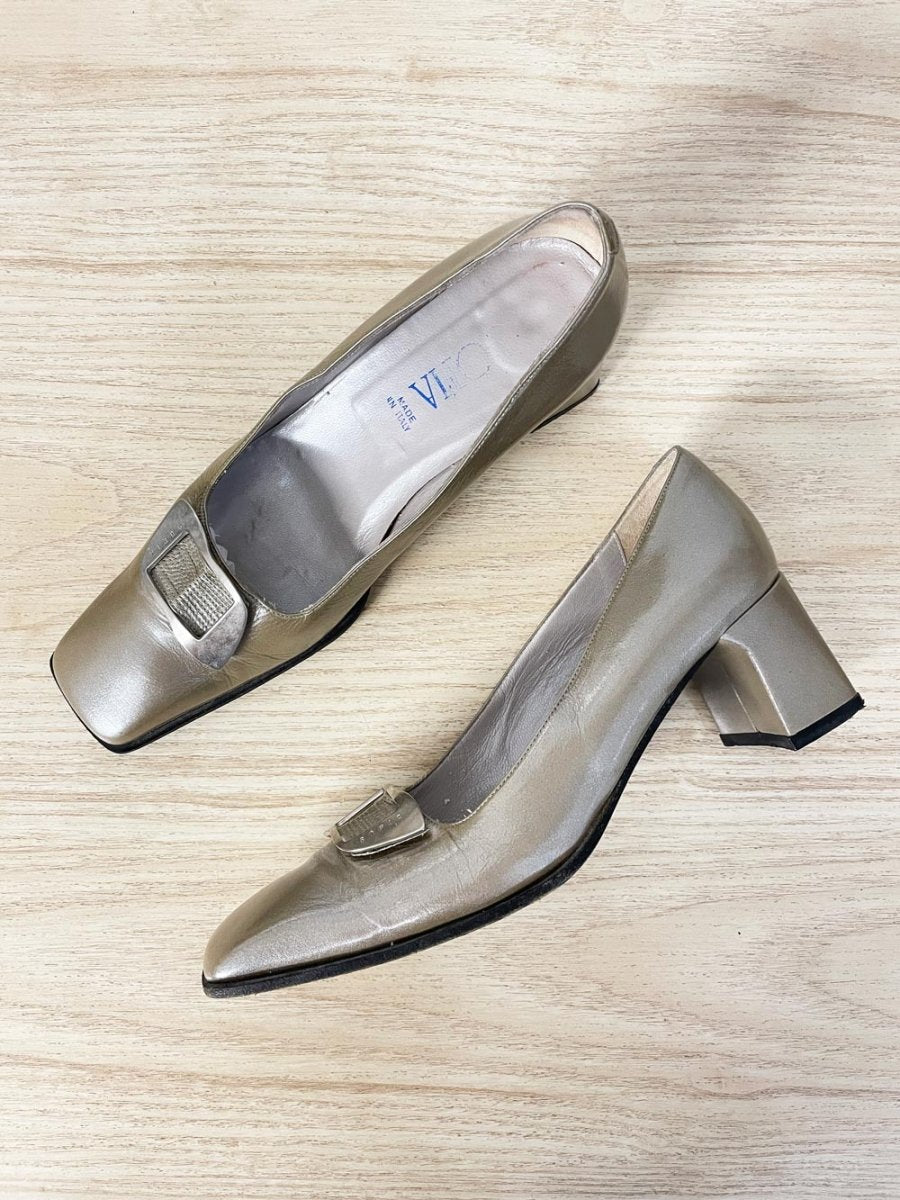 y2k sofia patent pearl leather buckle square toe heels | made in Italy - good market thrift store