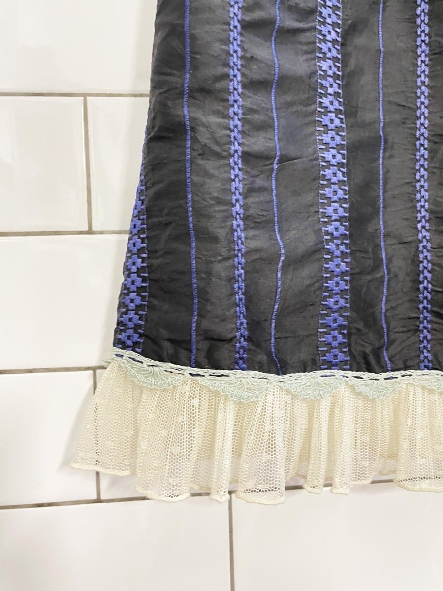 vintage 00s snak embroidered knee - length skirt - good market thrift store