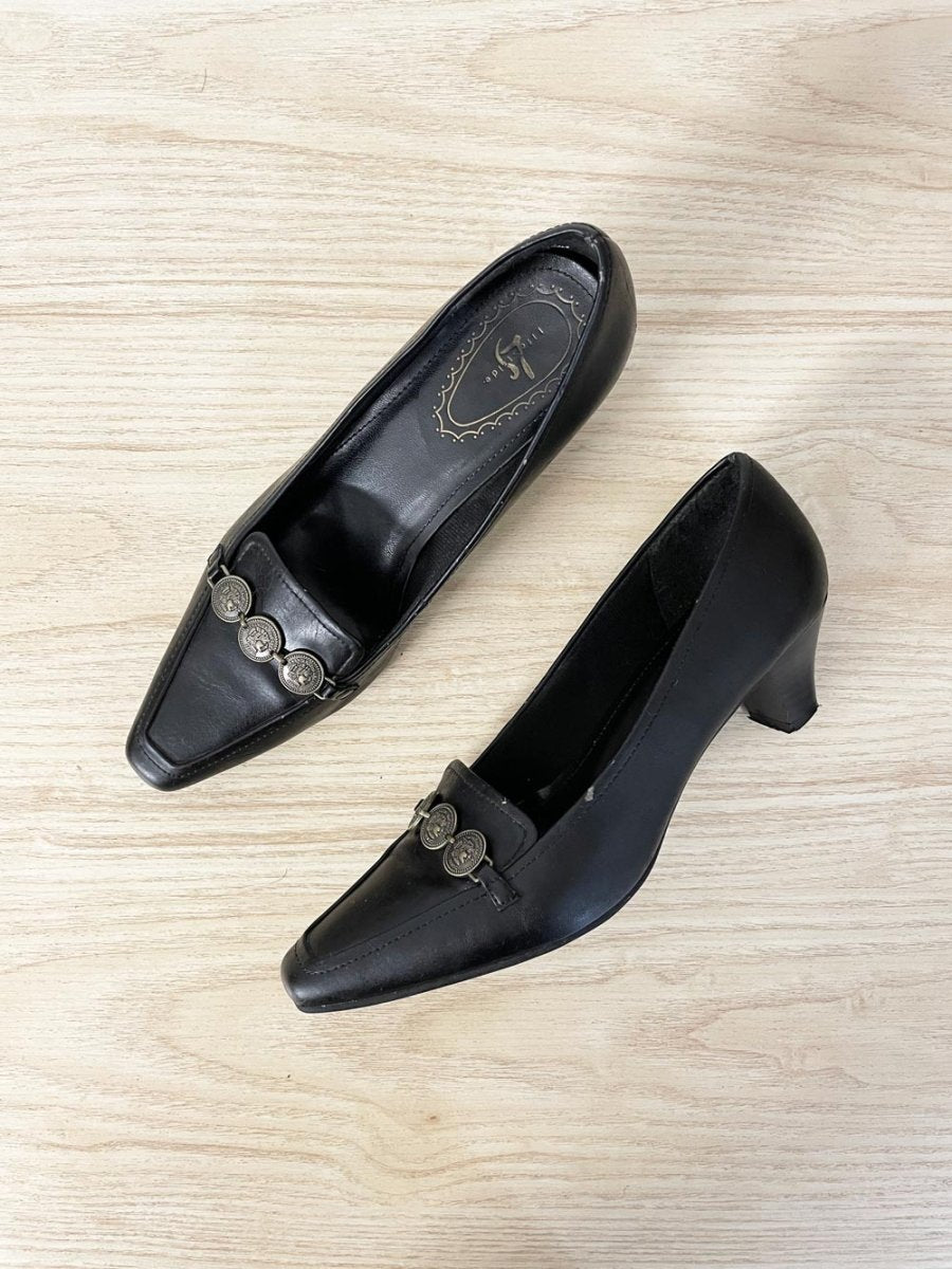 vintage 00s alexander the great coin accent low heel - good market thrift store