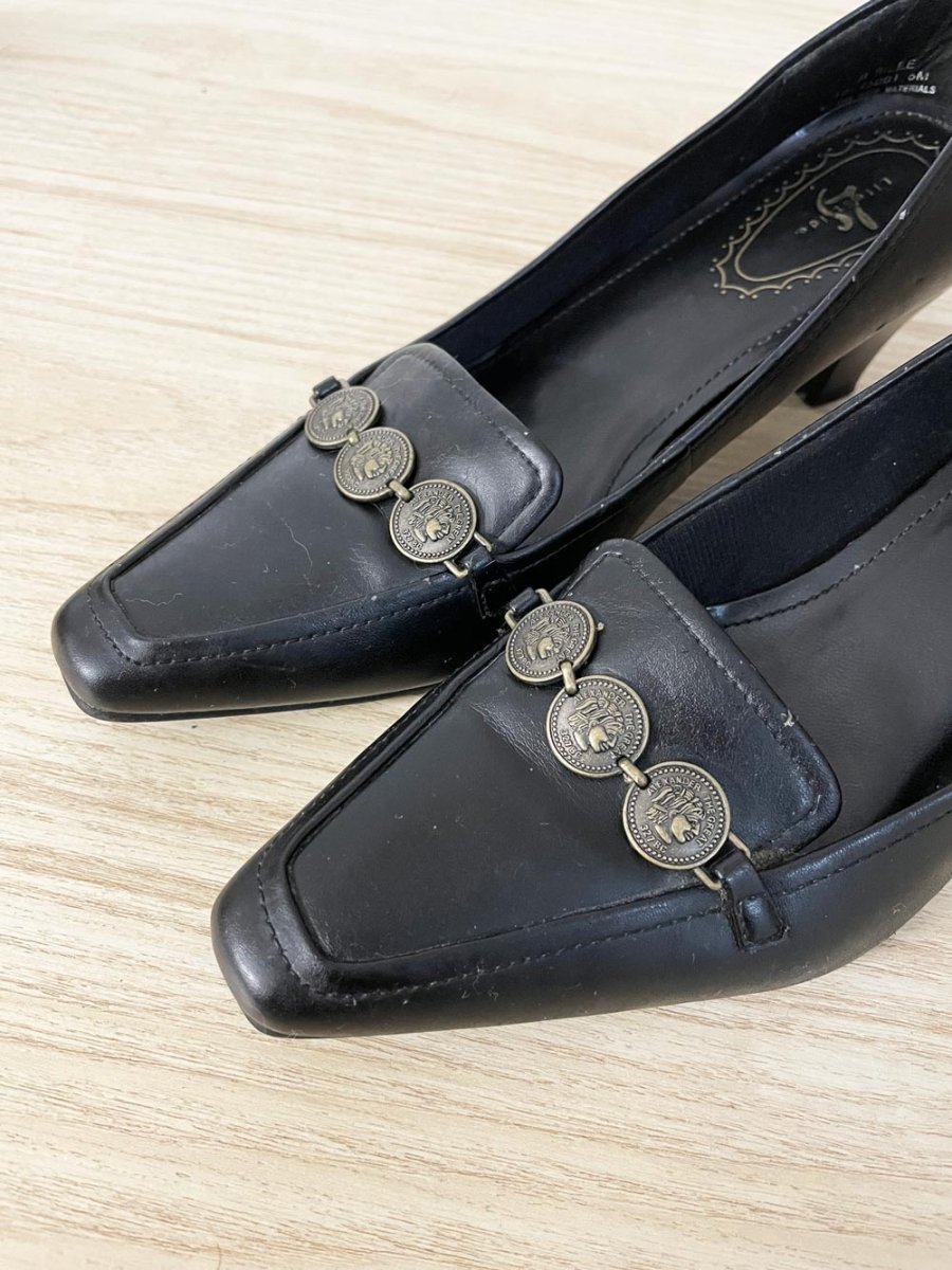 vintage 00s alexander the great coin accent low heel - good market thrift store