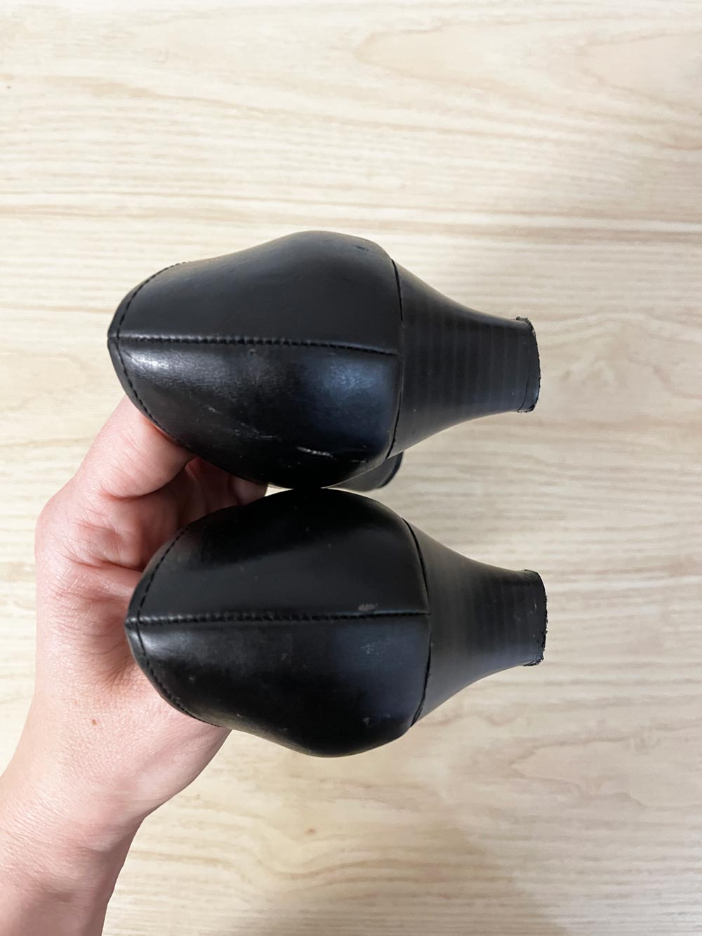 vintage 00s alexander the great coin accent low heel - good market thrift store