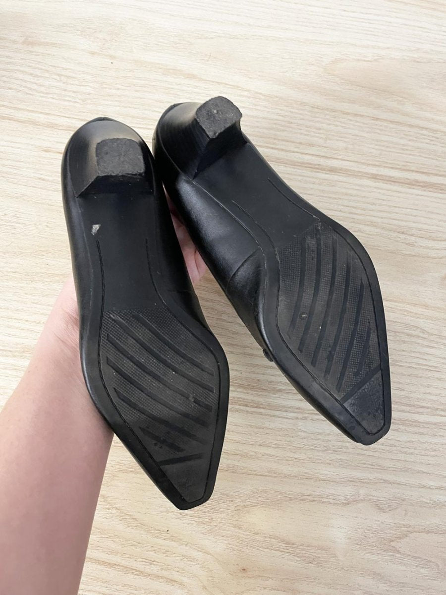 vintage 00s alexander the great coin accent low heel - good market thrift store