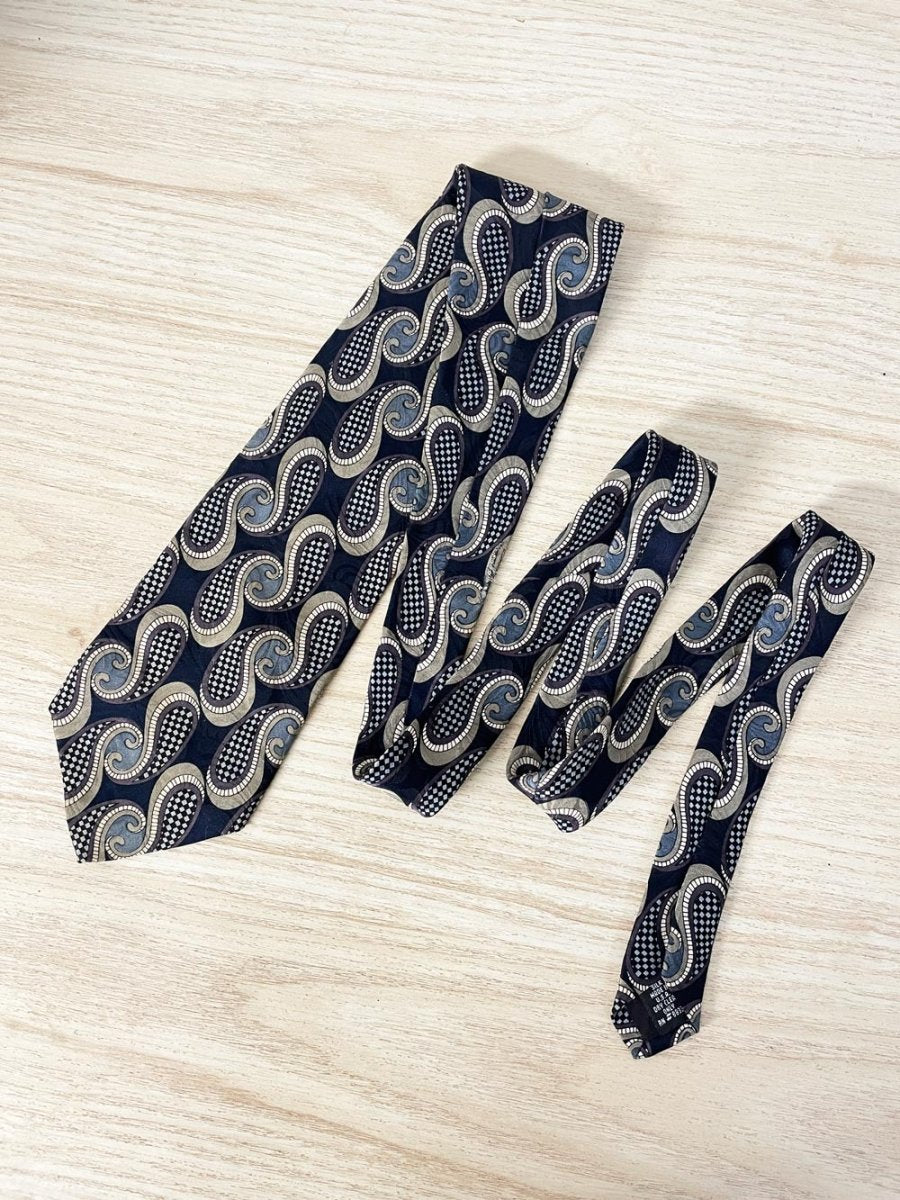 vintage ziggurat 100% mulberry silk paisley tie - good market thrift store