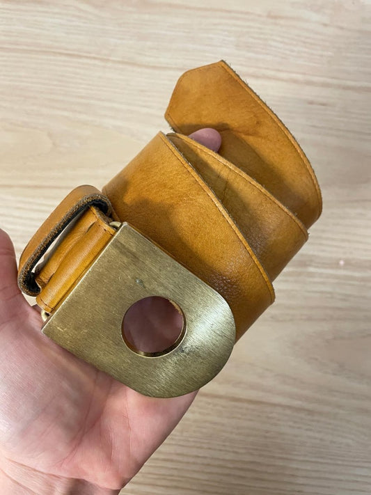 vintage mod brass buckle minimal leather belt - good market thrift store