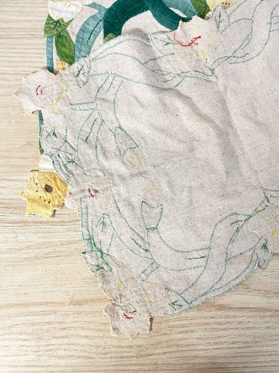 x2 daffodil quilt applique linen placemats - good market thrift store