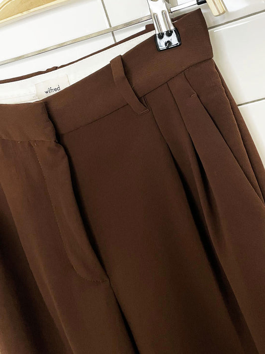 wilfred effortless pleated wide leg trouser | aritzia