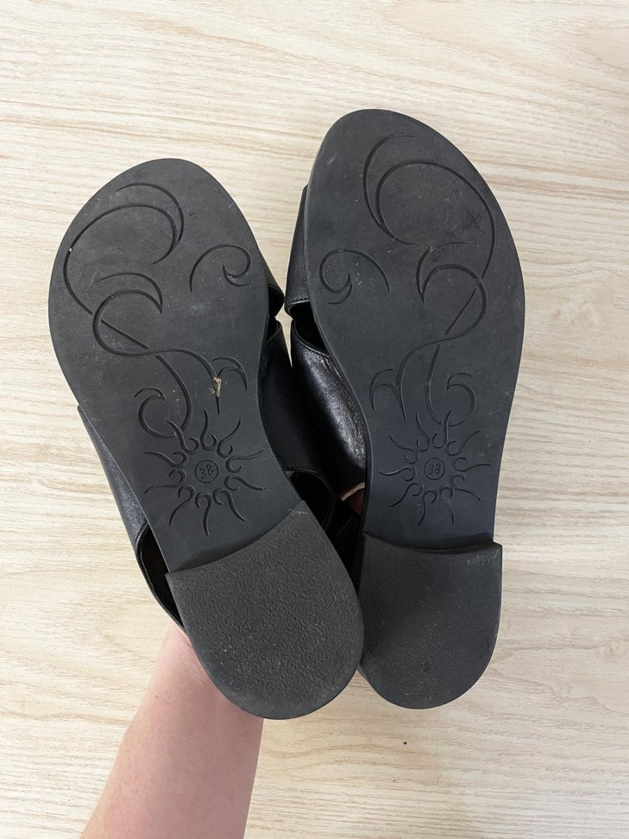 myo leather criss - cross sandals - good market thrift store