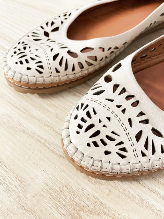 la pinta boho laser cut leather slip on shoes - good market thrift store