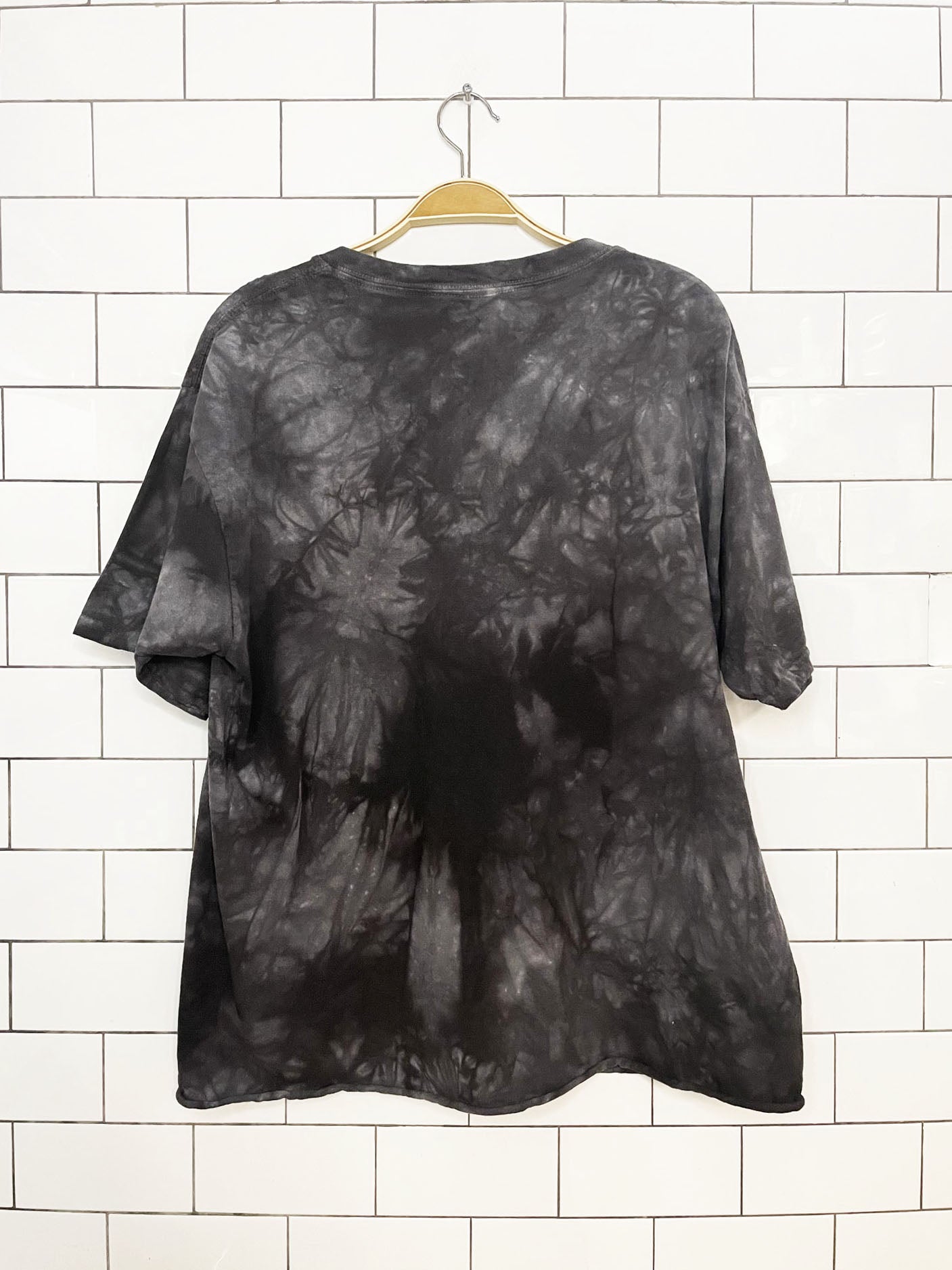 vintage 00s the mountain tie dye white tiger cropped tee